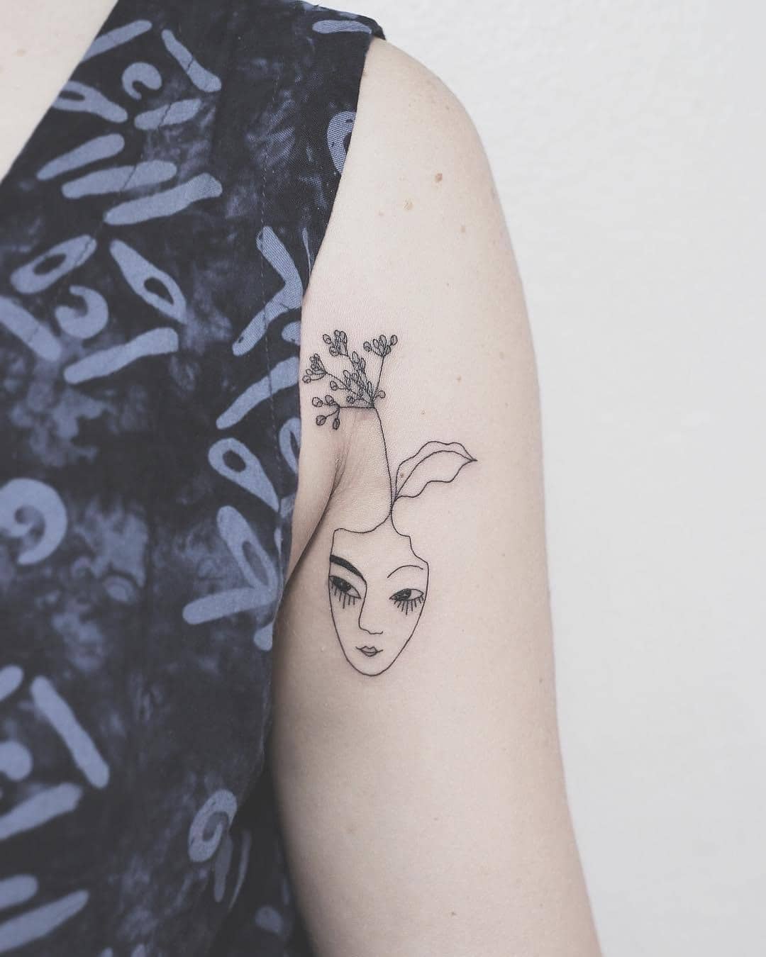 minimal tattoo - warp tattoo chiang mai