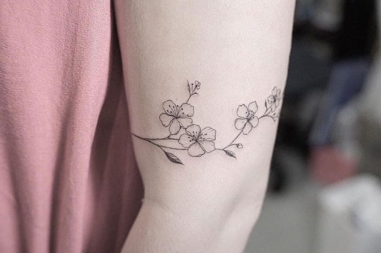 minimal tattoo - warp tattoo chiang mai