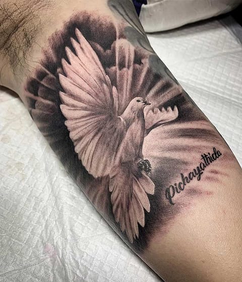 Realistic Tattoo at Warp Tattoo Studio Chiang