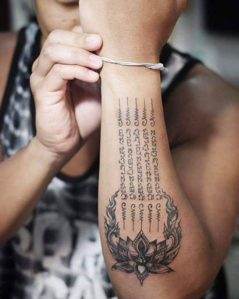 sak yant tattoo - warp tattoo chiang mai