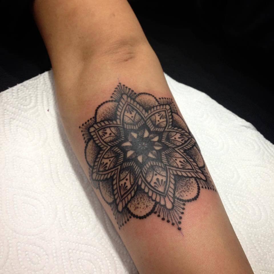 Mandala Unalom Tattoo - Warp Tattoo Shop Chiang Mai